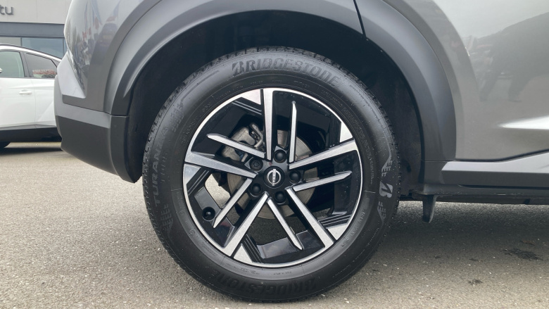 Nissan Juke 1.0 DiG-T N-Connecta 5dr Petrol Hatchback